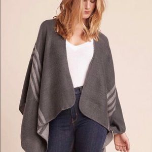 BB Dakota Charcoal Poncho NWT